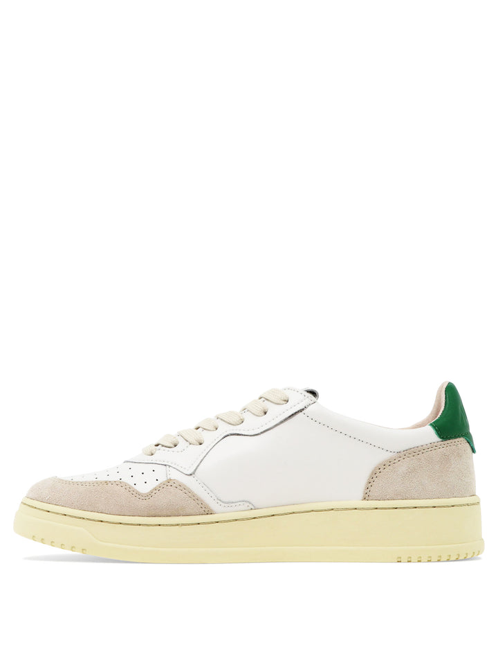 Autry Medalist Low Sneakers & Slip-On - Beige | 388b966efd4224ff532b5342d5af41fea9ad18ae