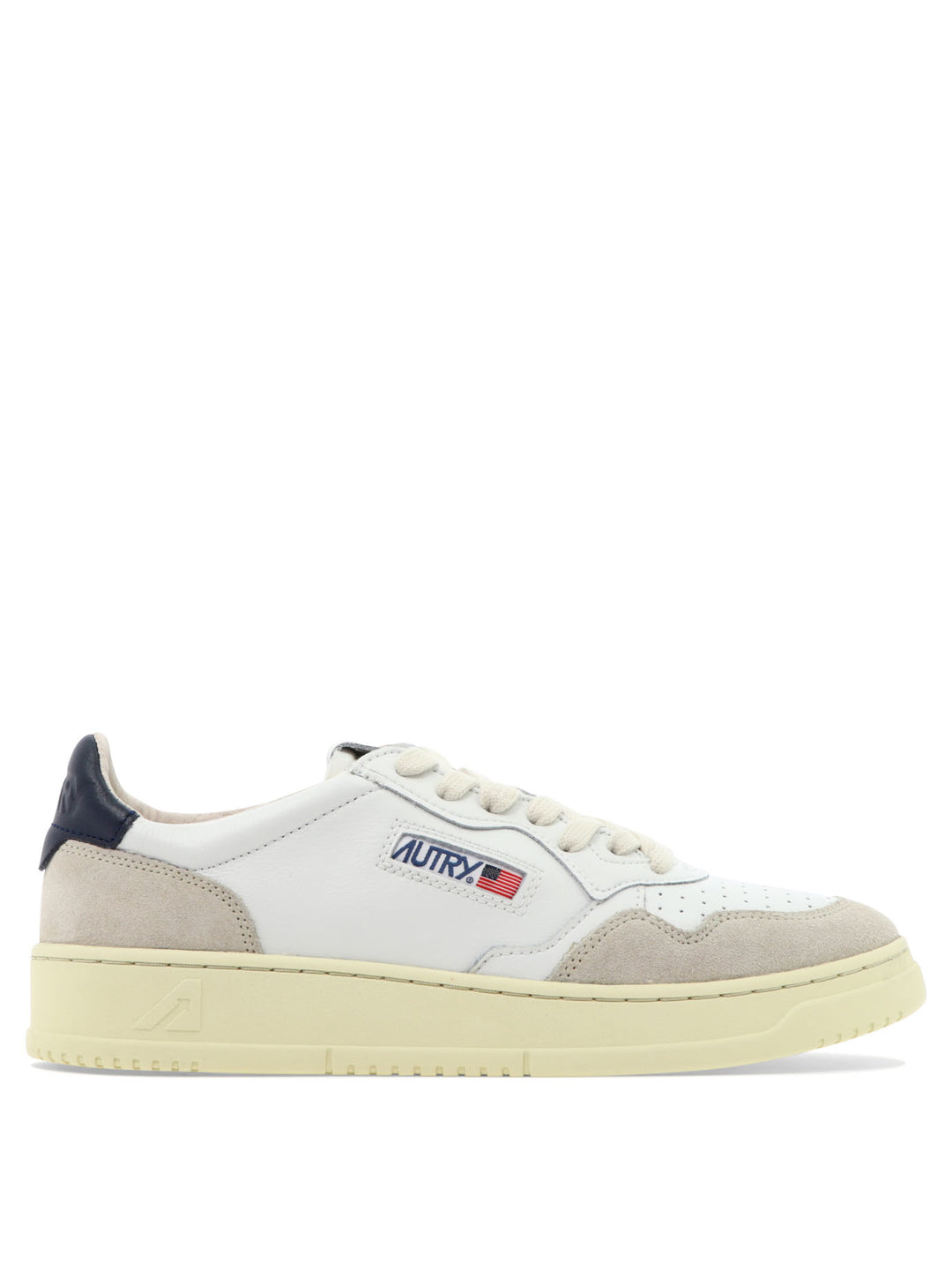 Autry Medalist Low Sneakers & Slip-On - White | decabdd36ad19ec8d76ebda67a5840e6ae588d11