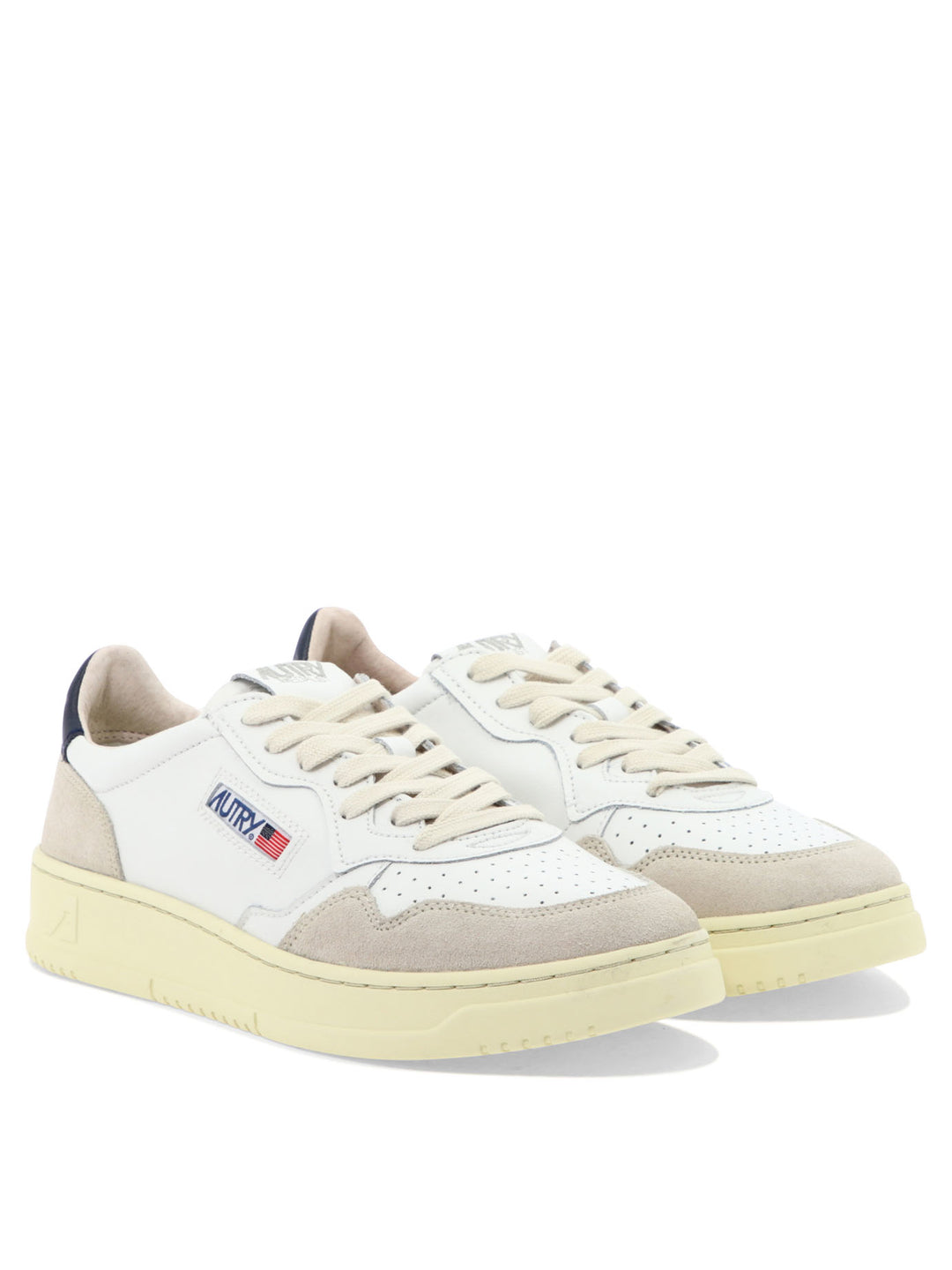 Autry Medalist Low Sneakers & Slip-On - White | a7c852898a6d72f8ae6e5349d35a19cca75726f0