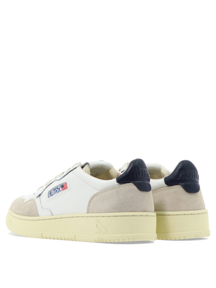 Autry Medalist Low Sneakers & Slip-On - White | 74ad39190e45c3aafc86cf94a33e1b6c658beee0