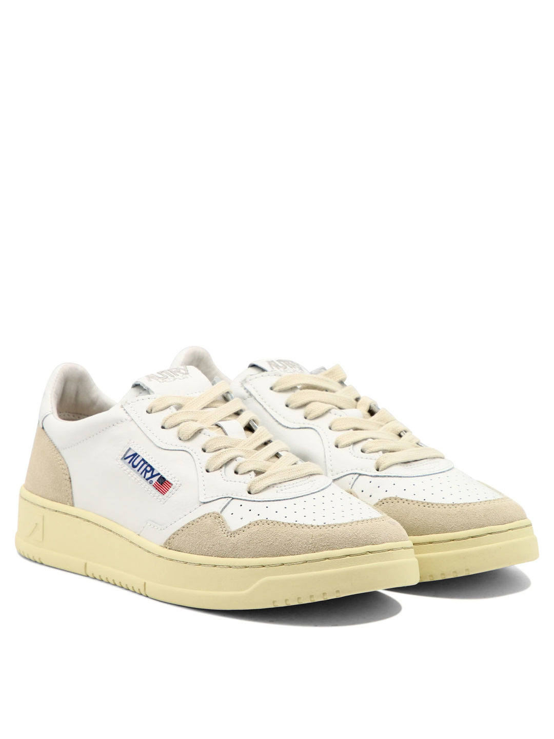 Autry Medalist Low Sneakers & Slip-On - White | e50a0acee808e56b5aa4a91db8a7f75cf946390e