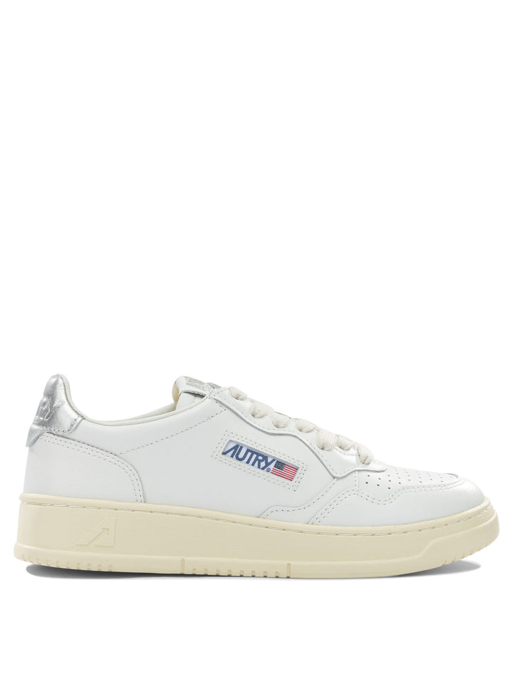 Autry Medalist Low Sneakers & Slip-On - White | 4a0c9e8714f302595d386f03367f698cf7c5bd45