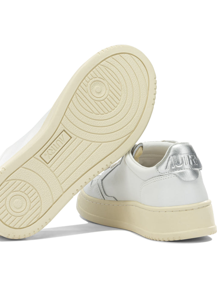 Autry Medalist Low Sneakers & Slip-On - White | 8f821a9383895d616e9163129cc23927320a9b79
