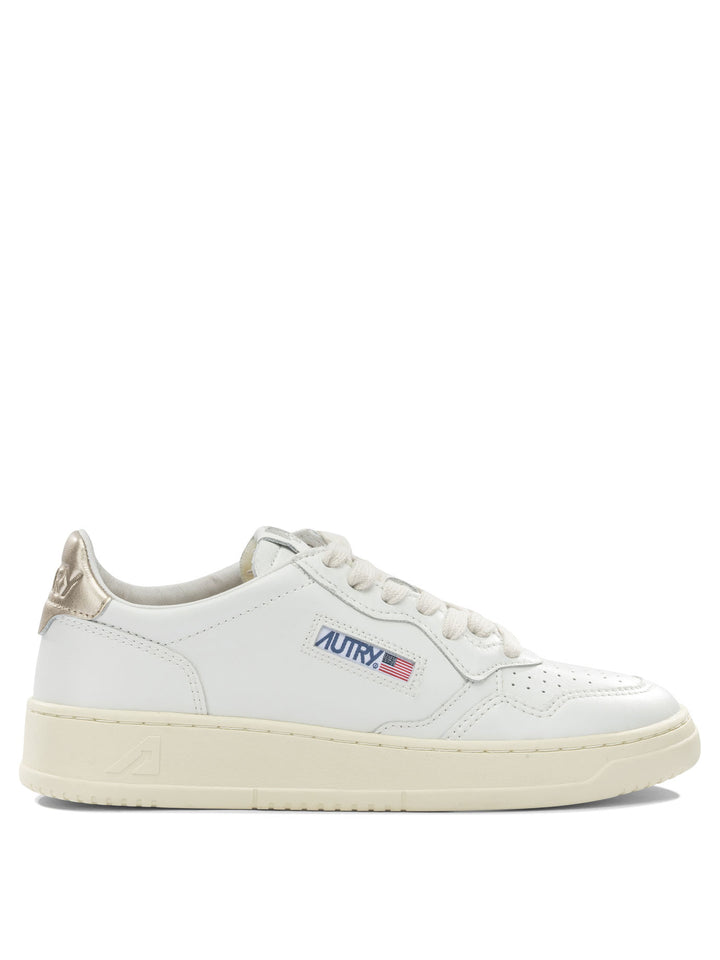 Autry Medalist Low Sneakers & Slip-On - Gold | deb99a8f41e00641966fc3fb0cccbf5ab39f970e