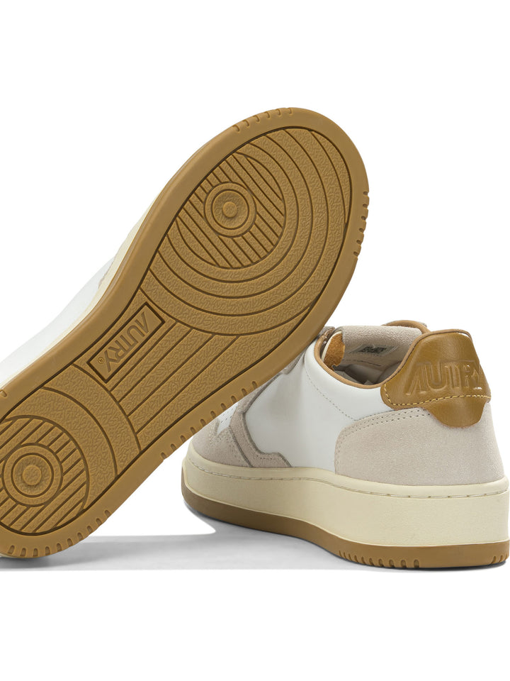Autry Medalist Low Sneakers & Slip-On - Beige | dd2c1e5845021bc685c4c8a523764bc7f21201ab