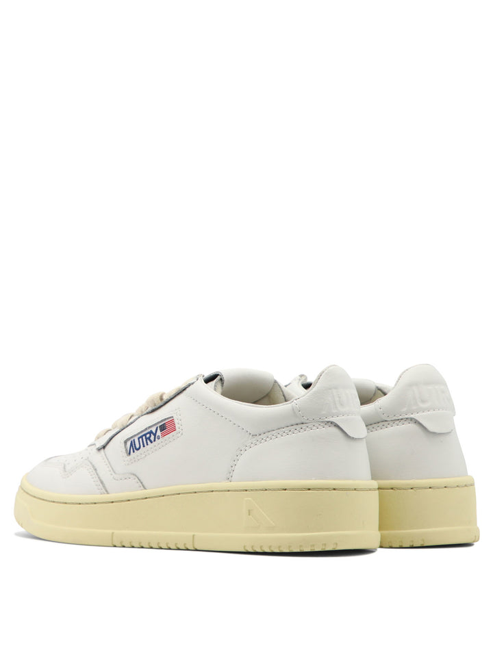 Autry Medalist Low Sneakers & Slip-On - White | 832129d247188daae9f1f39ae482205736c72db6