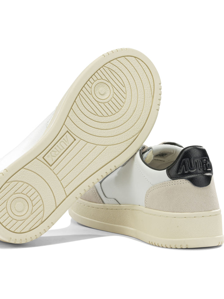 Autry Medalist Low Sneakers & Slip-On - White | 07069e0767e4dd1042713981dd3526a8eaf84b7b
