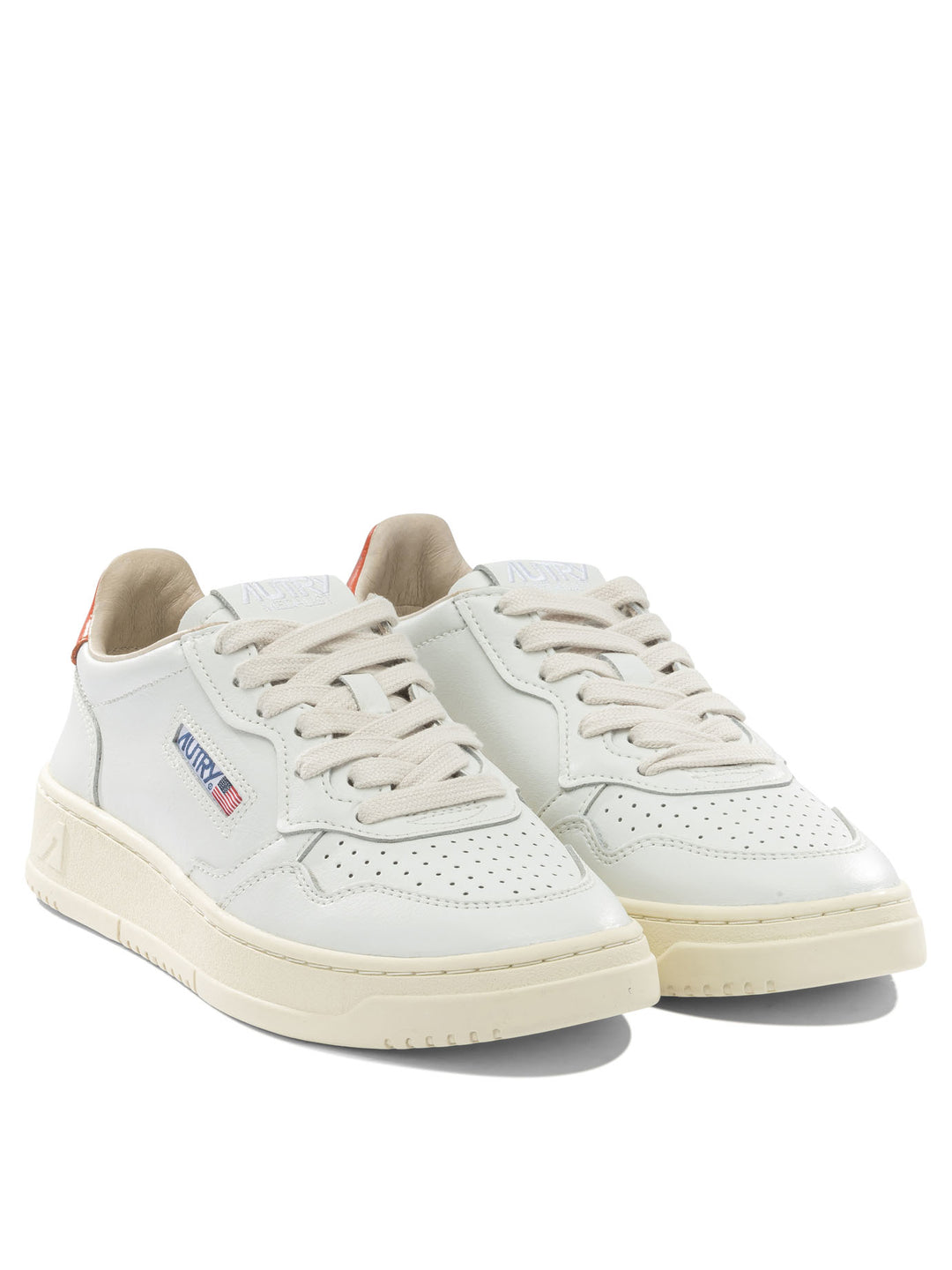 Autry Medalist Low Sneakers & Slip-On - White | 32f8b33e94ee8df88148bf23d55b8b3bf0784583