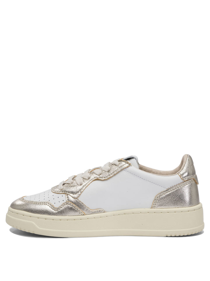 Autry Medalist Low Sneakers & Slip-On - White | 37504ccdc21d298f61a0756effc9472a312673d9