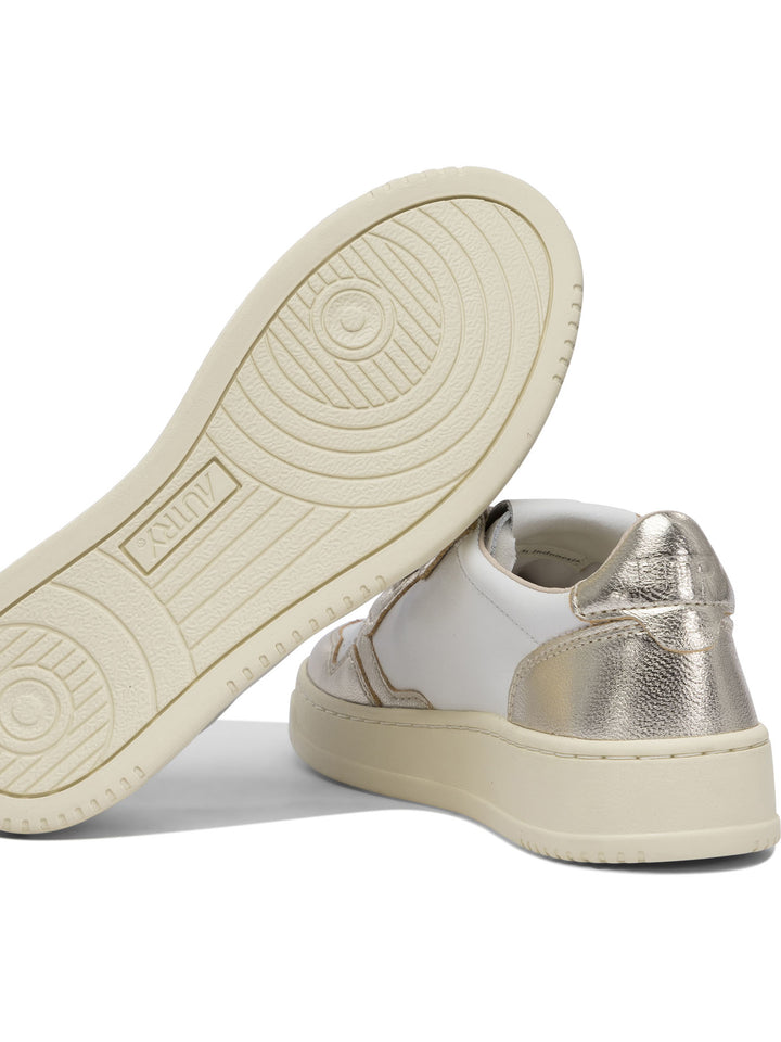 Autry Medalist Low Sneakers & Slip-On - White | 17e2ae475b19b25f554c31cf92579ca2462f3669