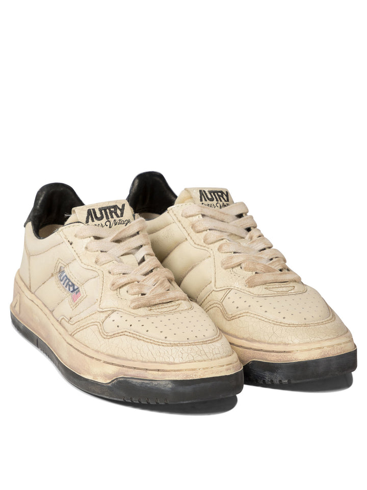 Autry Medalist Low Sneakers & Slip-On - Beige | 316a7bcc0b451d79431f7aa7803373241b1bd876