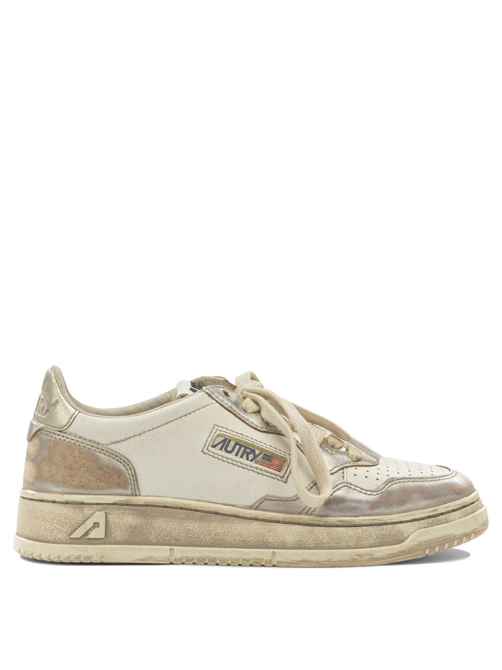 Autry Medalist Low Super Vintage Sneakers & Slip-On - Silver | 0fcb455a6390865680a5fd7b6dccfe1f795c43a3
