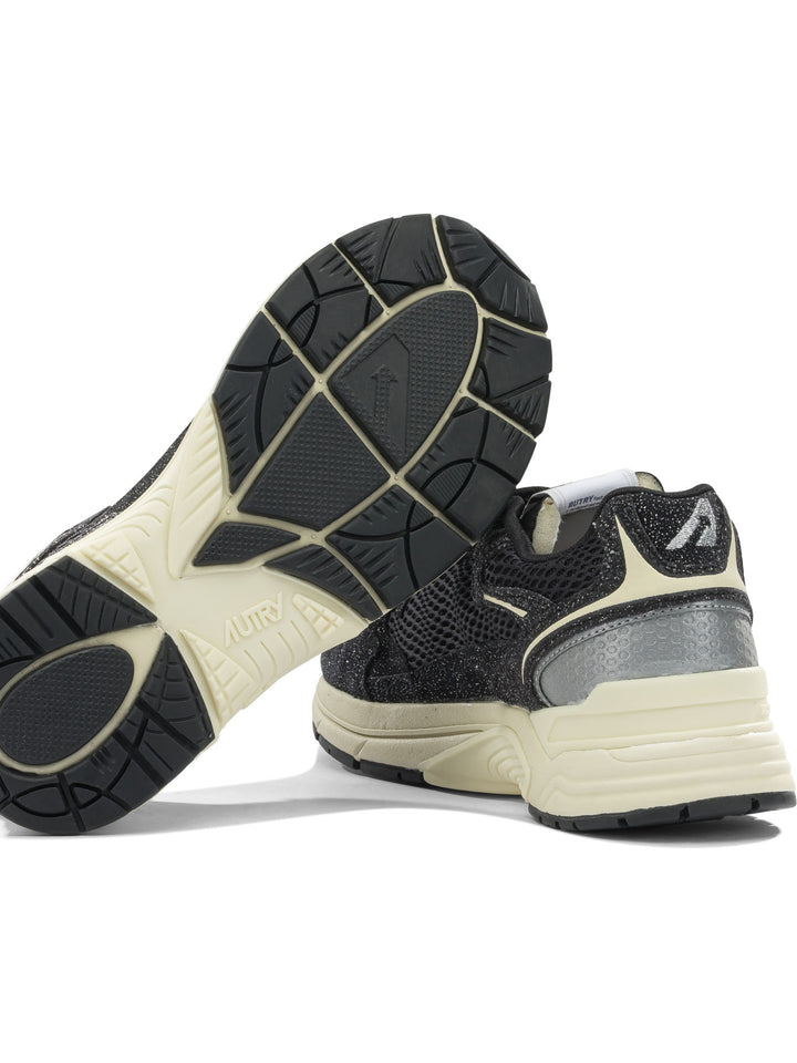 Autry Hyperway Sneakers & Slip-On - Black | 9b50c4f911fb2778d7f760e7cc2149f1782cff80