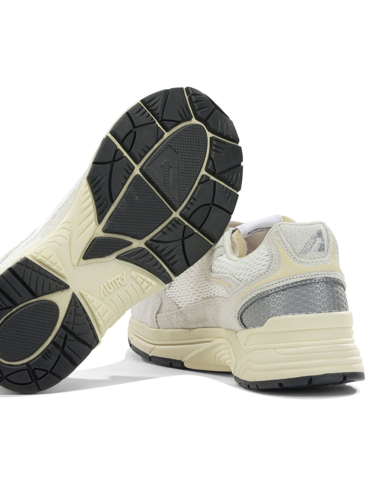 Autry Hyperway Sneakers & Slip-On - White | 433ff0929e48a75b69aed1b1b2b3fa498ae2d480