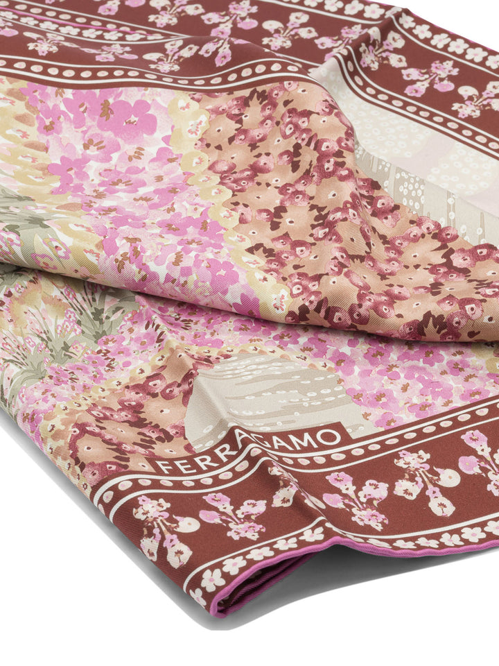 Ferragamo Fiorenza Sciarpe & Foulard - Bordeaux | fcee8e32372792ae5d0641cee5c318a805dfbab0