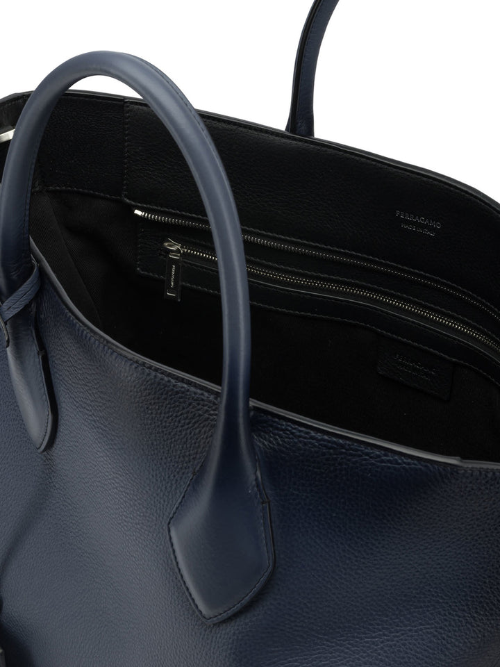 Ferragamo  Shoulder Bags - Black | a3d1673f6e9b46b017cd9aaea3d3d82e1bd24822