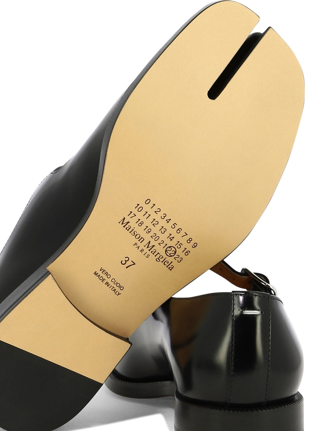 Maison Margiela Tabi Ballerinas - Black | ad5a2657a2cb84a9d1f3b59154ff1daf66e4238e