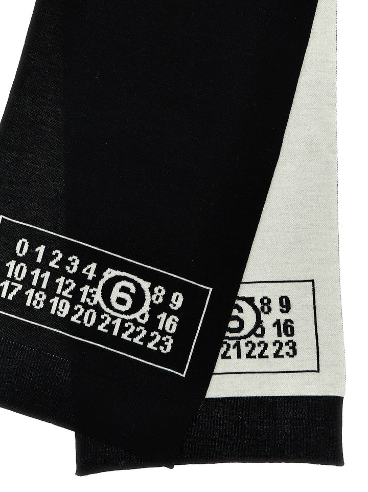 Numeric Scarves, Foulards White/Black