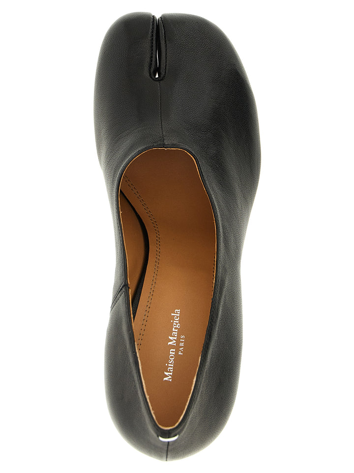Maison Margiela Tabi Pumps - Black | a3c48dbbb10c19b15070454e2bba129df61ee1cb