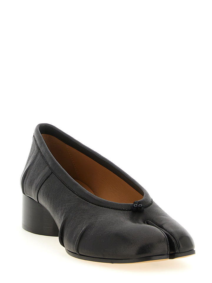 Maison Margiela Tabi Pumps - Black | 75ff590f4bbb45f2bb2c6936314c40da413df3ae