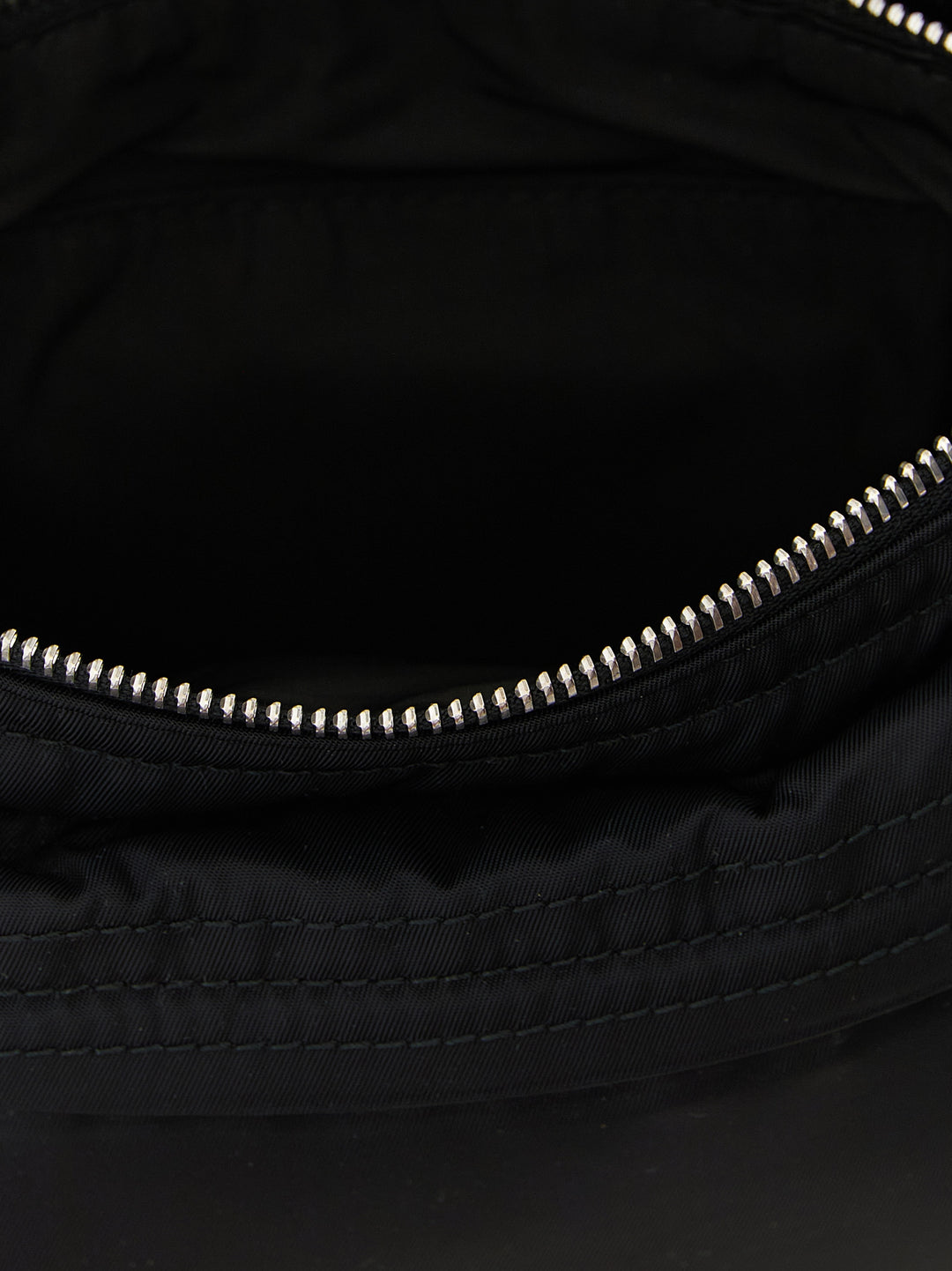 Maison Margiela Zip Camera Bag Crossbody Bags - Black | cb04f21eebc4679fa4964cfc890f54b3667adf57