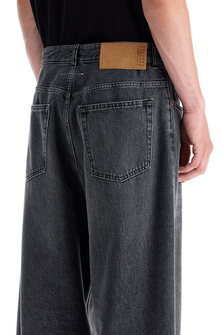 'Oversized Jeans With