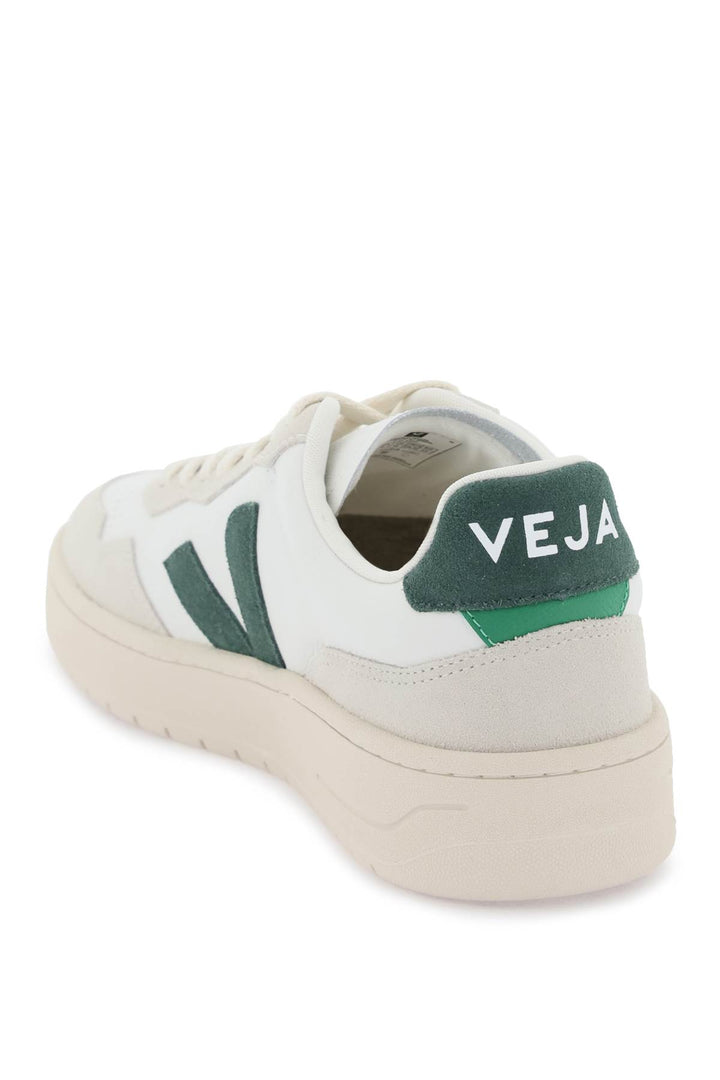 V 90 Sneakers