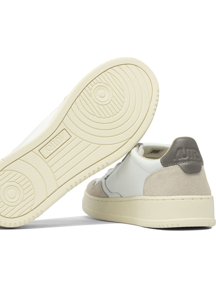 Autry Medalist Low Sneakers & Slip-On - White | bc15019c73aad19475cbebde2ca5ac57ee5fe1b7