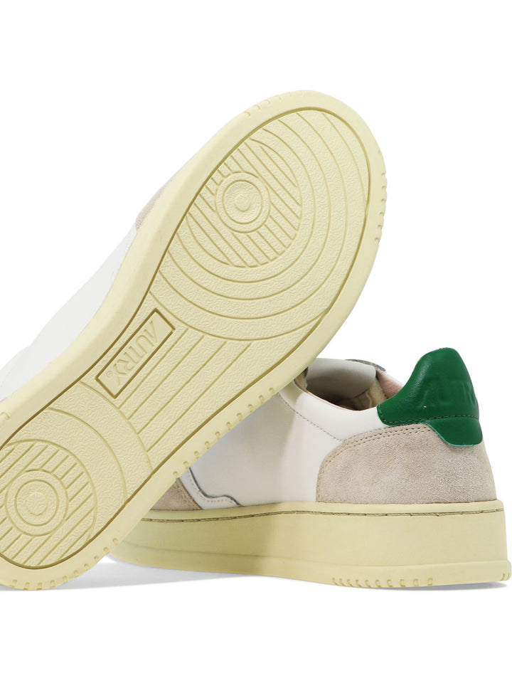 Autry Medalist Low Sneakers & Slip-On - White | 1d8a0d64021bc697e60b8d176af7e7b921dd72e2