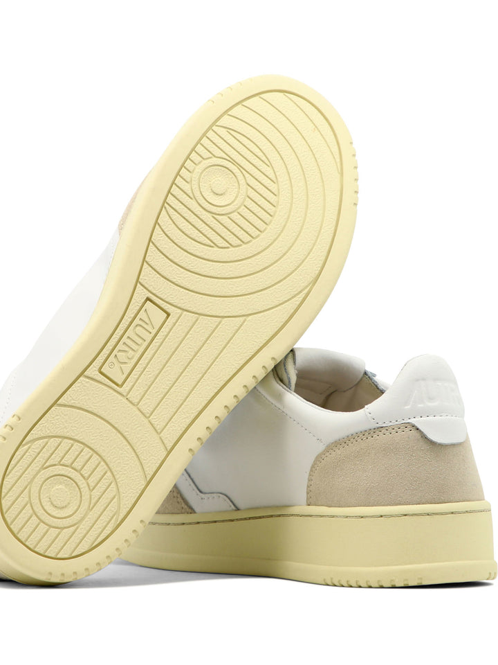 Autry Medalist Low Sneakers & Slip-On - White | 4047ac636797b83339981af8aefd6b4a6236a768