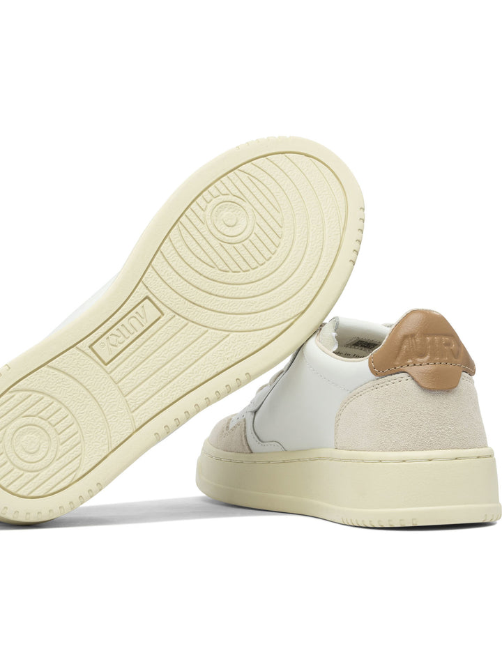 Autry Medalist Low Sneakers & Slip-On - White | b95865e63cb5b9952f353e6e34432dd3635bec14