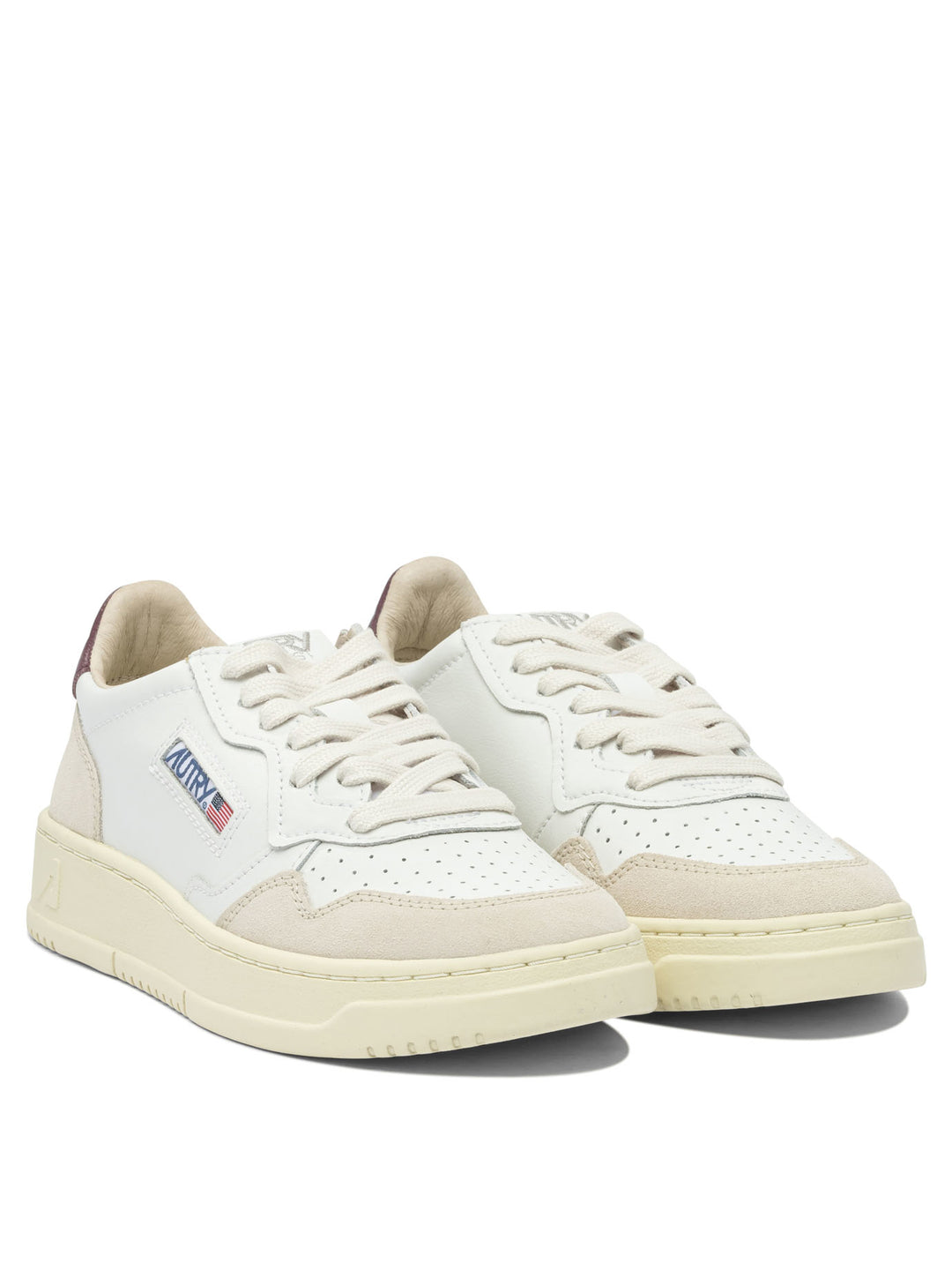 Autry Medalist Low Sneakers & Slip-On - White | ea0eee167071e04318f505dc959f878c1db104d9
