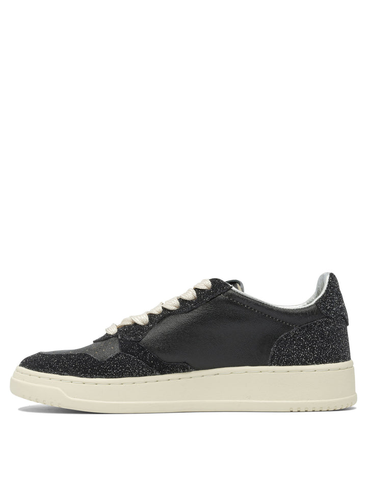 Autry Medalist Low Sneakers & Slip-On - Black | 21542fa80c6121655b3f9001a7a17c483ed4afe2