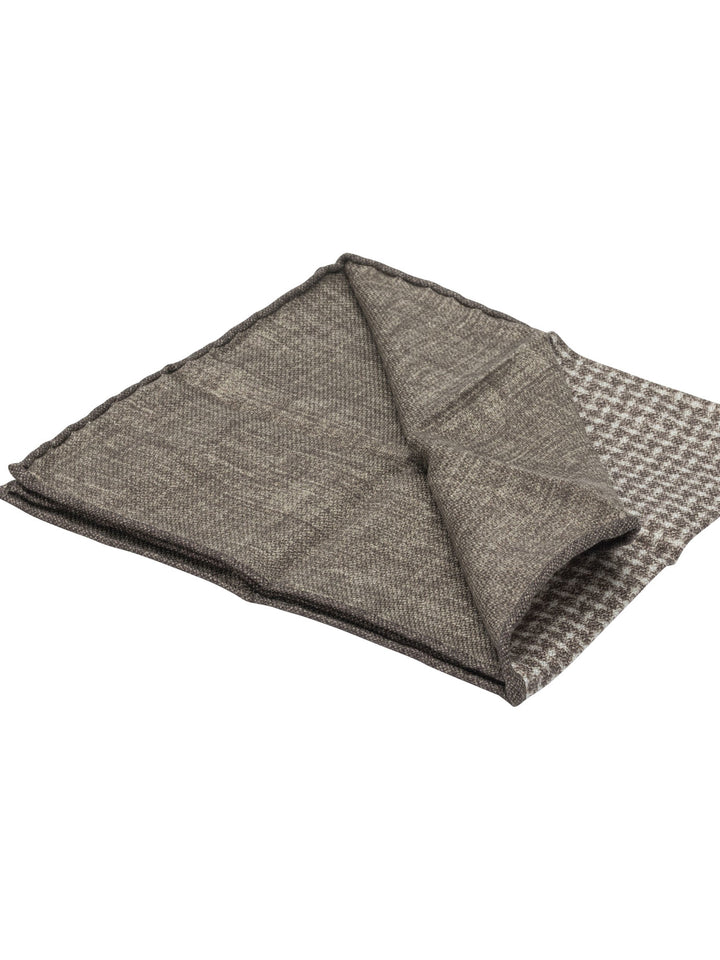 Brunello Cucinelli Silk Pocket Clutch Sciarpe & Foulard - Brown | a70c46c25644dad10adc9189f412b45175c16c9b