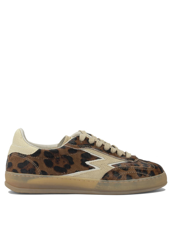 Sneakers & Slip-On Brown