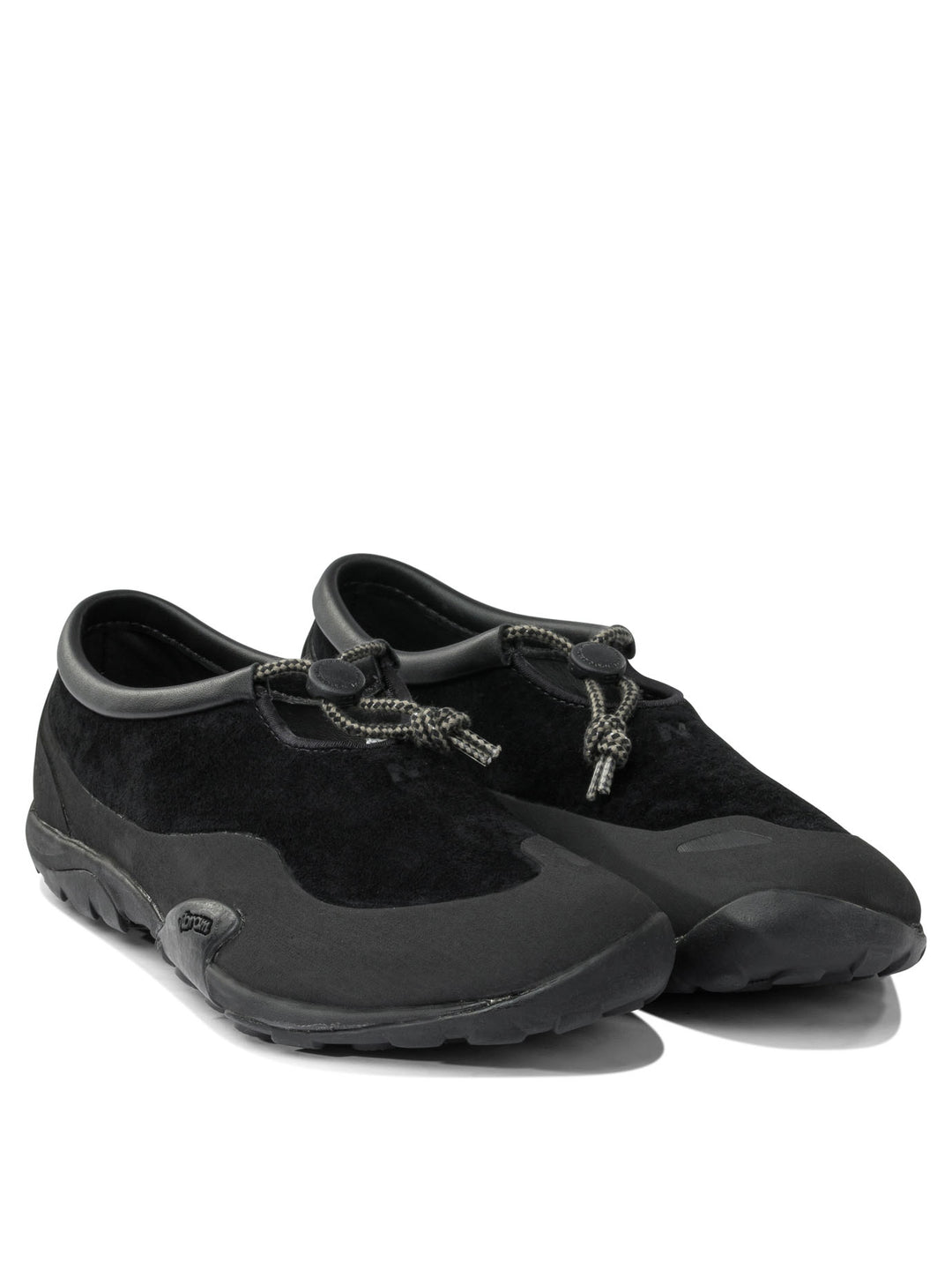 New Balance Tds Mt10t Sneakers & Slip-On - Black | a911782596cd69c2c9b408b1ba72dcad734f370c