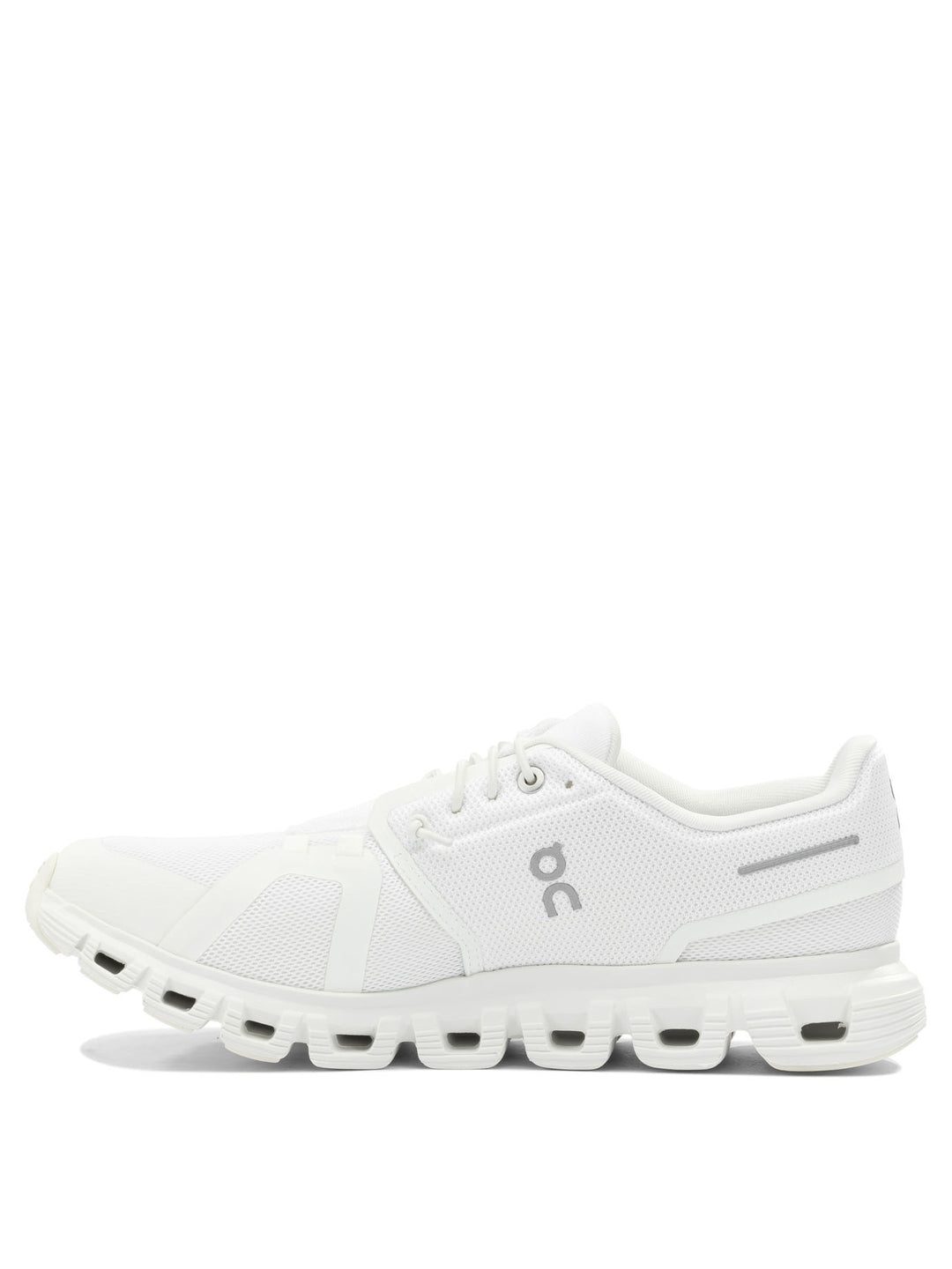 On Running Cloud 6 Sneakers & Slip-On - White | b4d9b07e5c83e8badb2f8434d86f6adc9e842a71