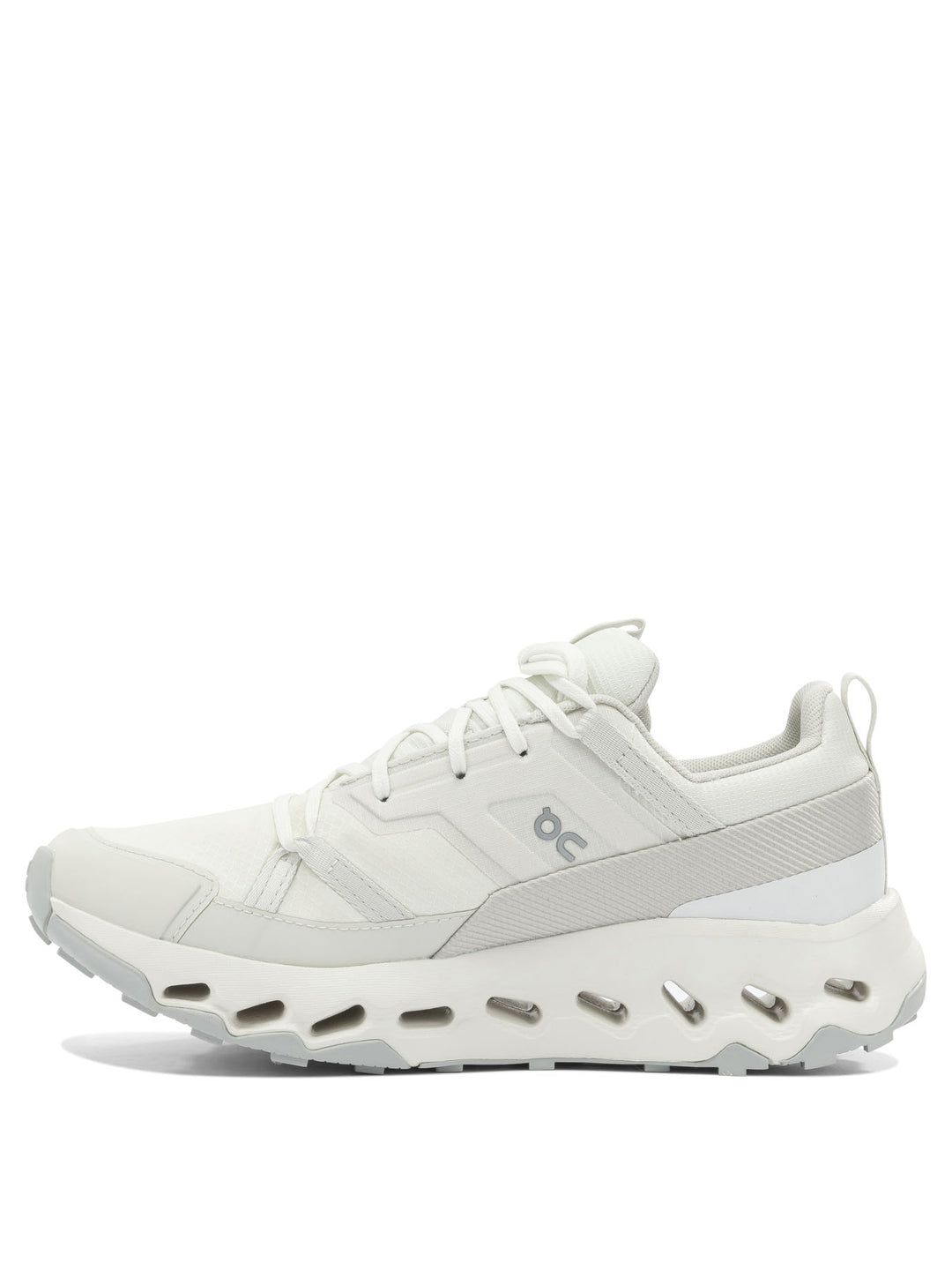 On Running Cloudhorizon Waterproof Sneakers & Slip-On - White | 26c3c36040cc5a88856ae22301b793504f382e77