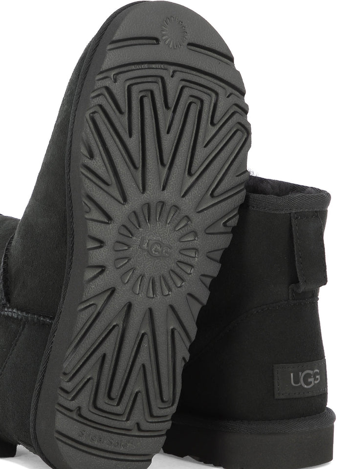 Ugg Classic Mini Ii Boots and Ankle Boots - Black | 18472ceb18a3d86030a414263930489a83fe15ae