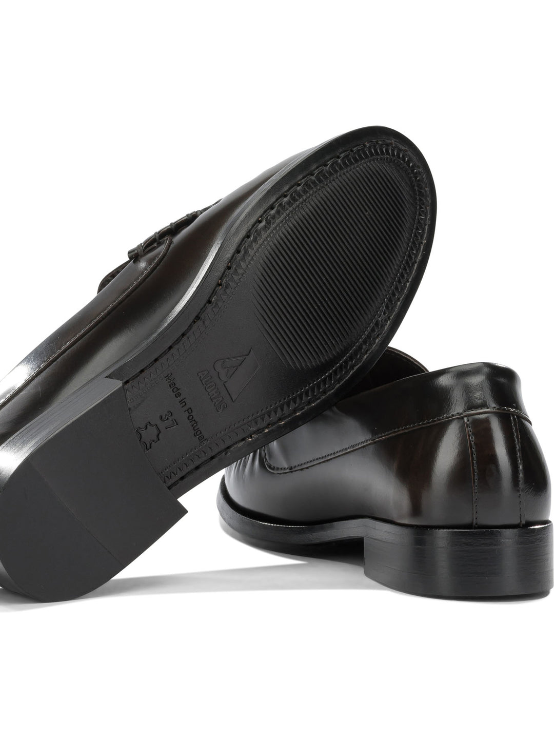 Alohas Rivet Loafers & Slippers - Brown | e5d601e2b0353d89c728326559dcccaf38ecf707
