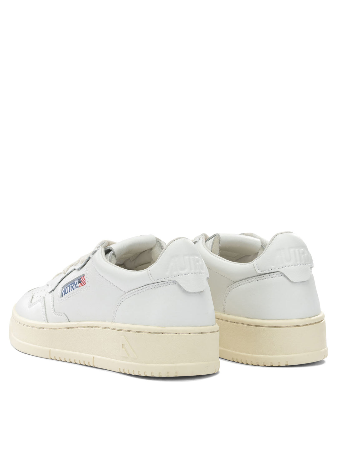 Autry Medalist Low Sneakers & Slip-On - White | 8cb5beb9c3c515534243feb3eca5f6768444a796