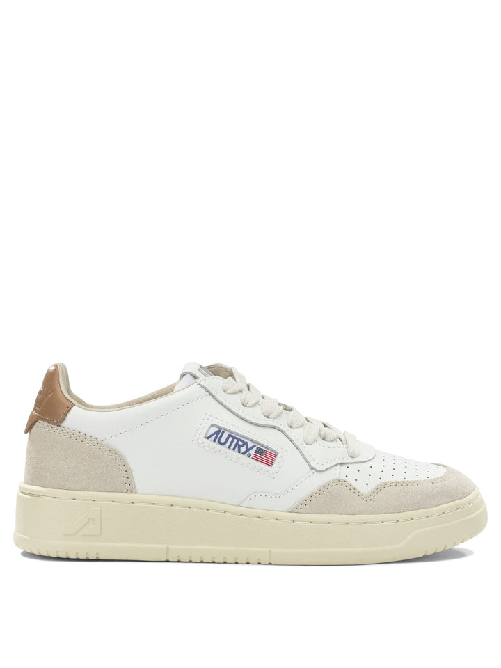 Autry Medalist Low Sneakers & Slip-On - White | 604d666c18c5c0cd81006b7d9cd7db62dacdd37c