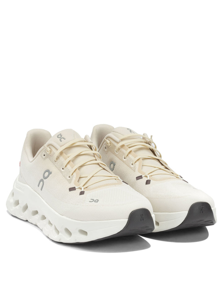 On Running Cloudtilt Sneakers & Slip-On White