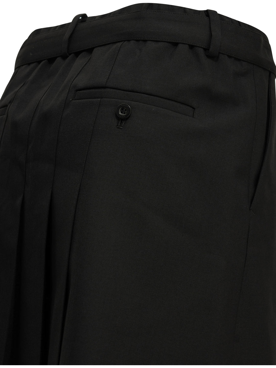 Sacai Formal  Made Of Wool Blend Shorts - Black | e4b1cb5358faa8b7296d1267709f478729fb1802
