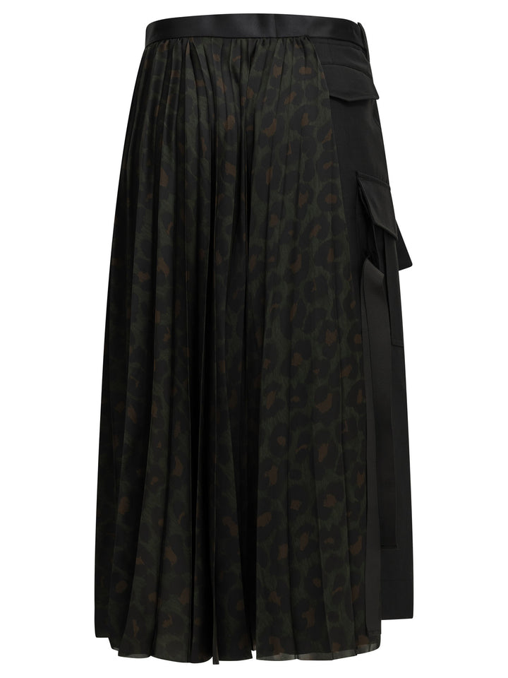 Sacai Pleated Leopard Skirts - Black | e981f13a0285b1677bff9ddb1a829ba36f8fd9a1