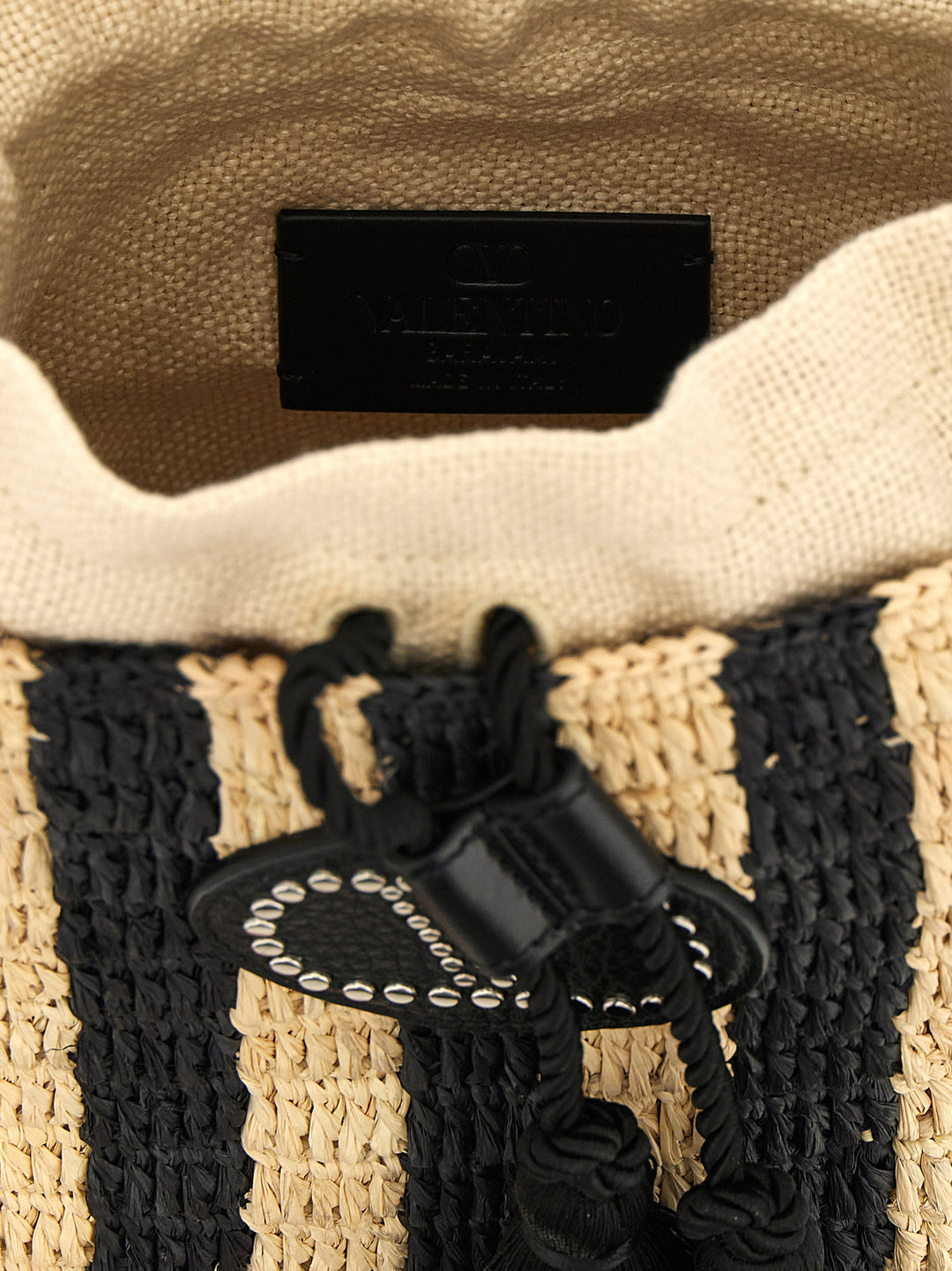 Valentino Garavani Valentino Garavani Raffia Small Bucket Bag Shoulder Bags - Black | d1c24fb6c694dbf05b7ae97da402e02cba089f97