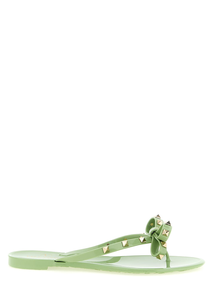 Valentino Garavani Pm Thong Rockstud Sandals - Green | 857df9d30fd4319fa90db6dd81bd60ec12b70290