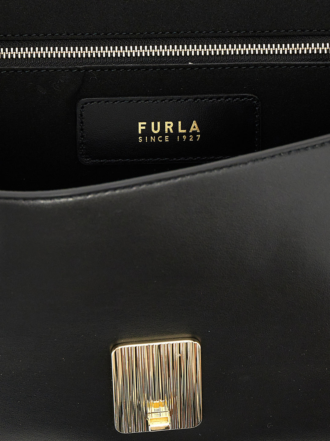 Furla Meridiana Shoulder Bags - Black | caaeb87766bbe40182261c4f89da966cde815e58