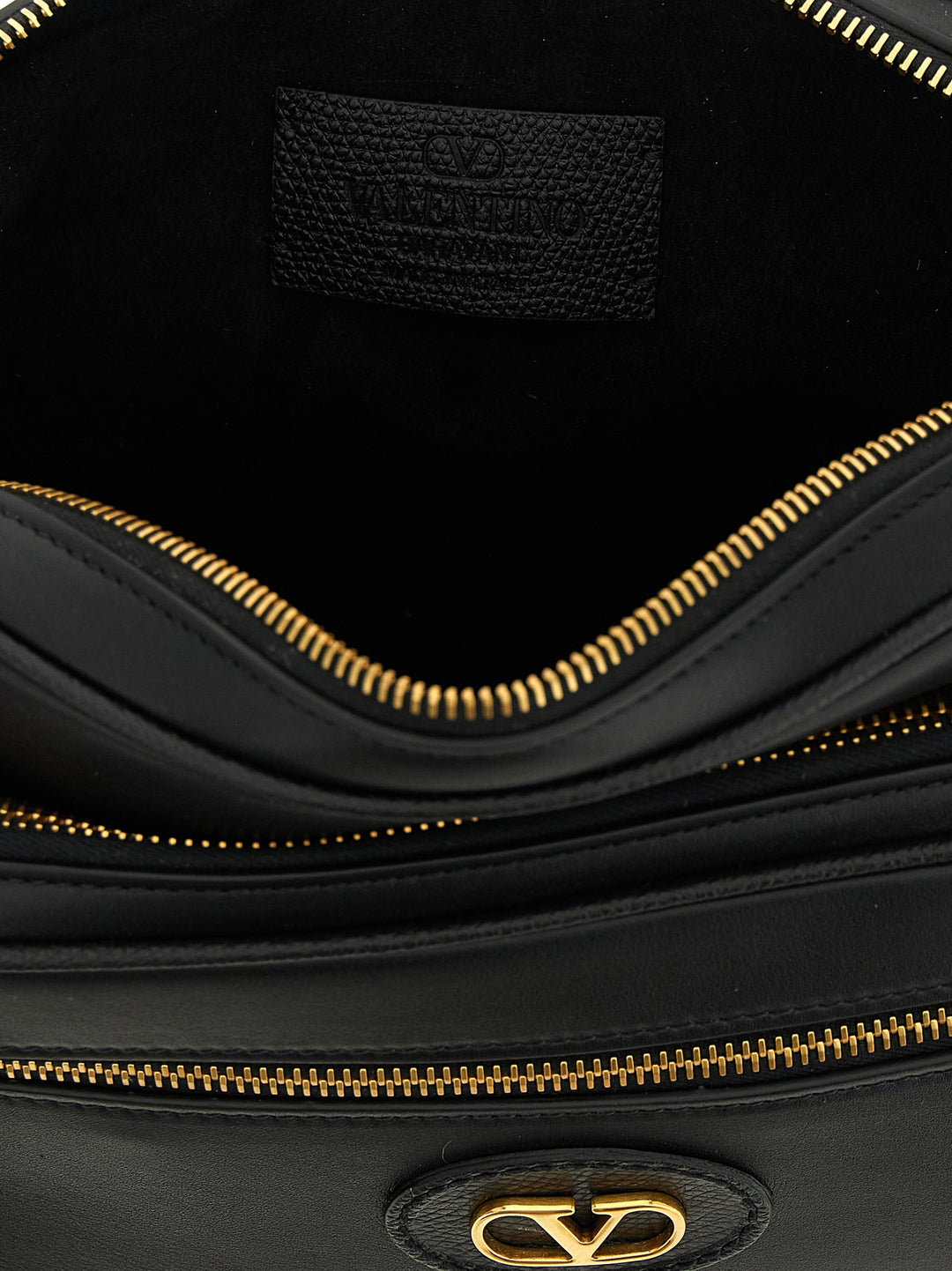 Valentino Garavani Antibes Crossbody Bags - Black | 8d7b1b19116d586a2aa1a9f600755cf62aff1a61