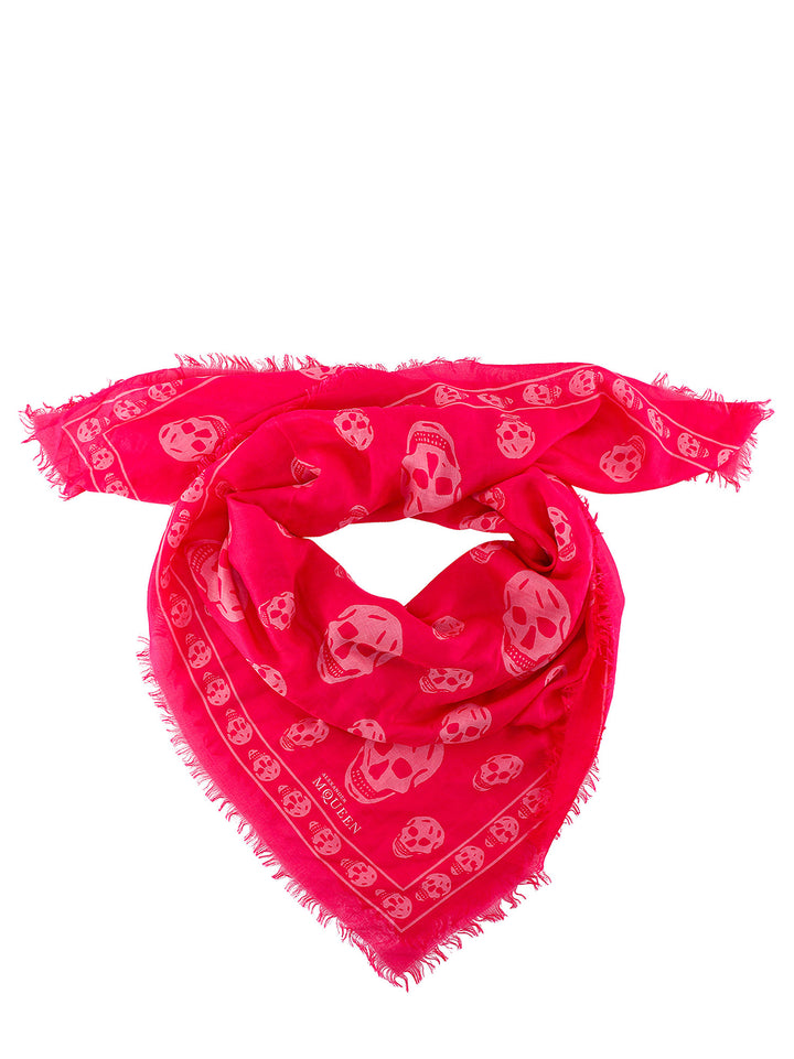 Scarf with iconic skulls print